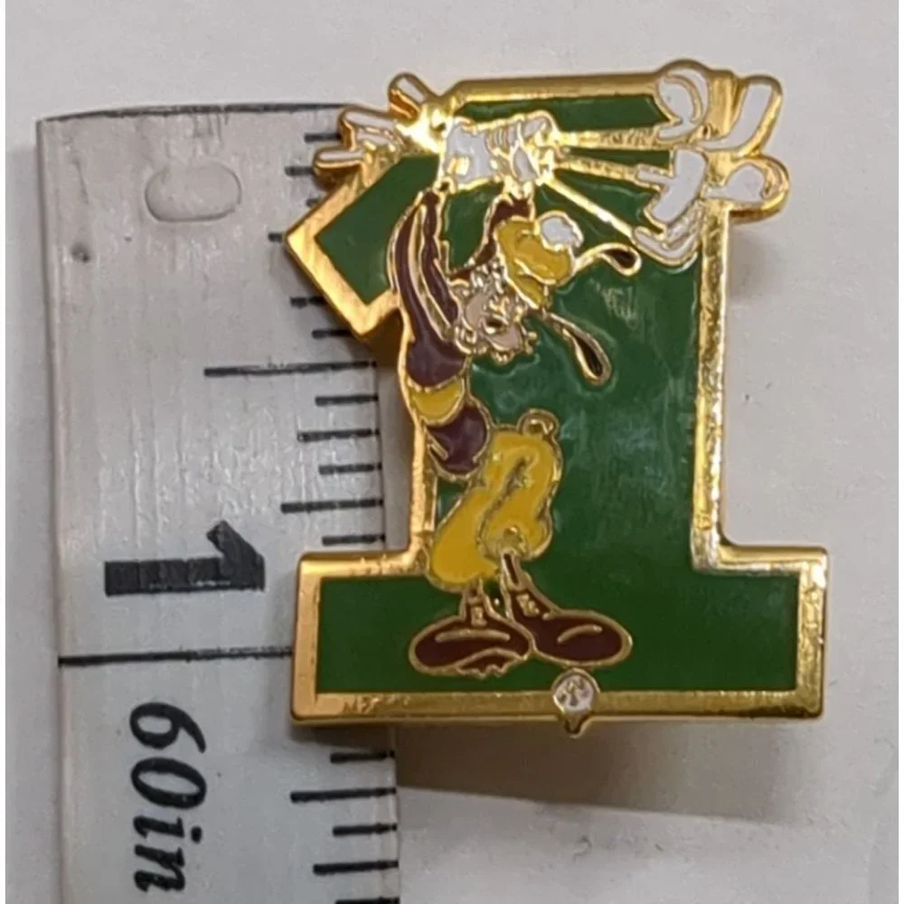 Vintage Goofy Golfing Lapel Pin Number 1 Taiwan Walt Disney‎ Productions